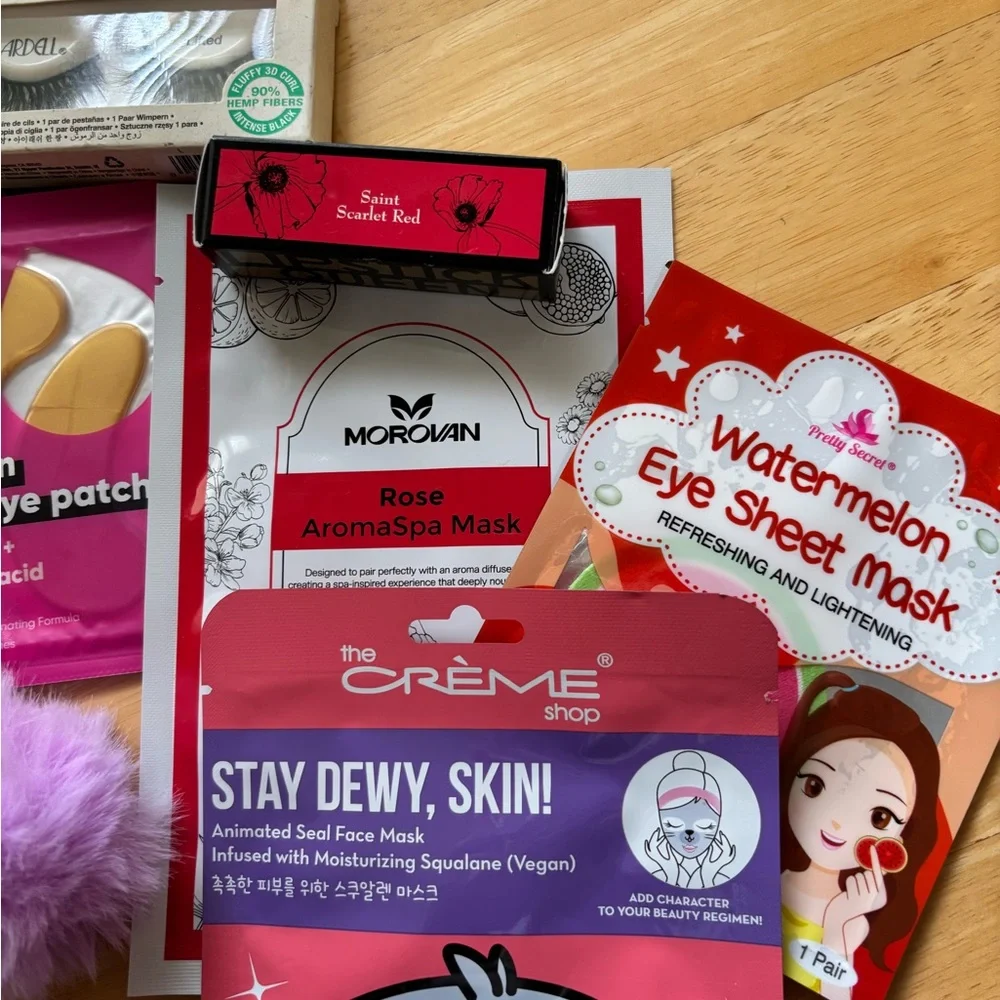 Assorted Beauty and Accessory Set - Picture 6 of 13